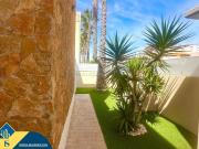 Chalet en venta en Torrevieja, Zona los Frutales. Villa...