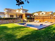 Chalet en venta en Torroella de Montgrí Girona