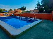 Chalet en venta en Turís. Villa Mediterránea en Altury....