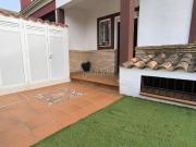 Chalet en venta en Umbrete. Pareado en venta en Pueblo,...