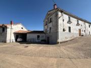 Chalet en venta en Valle de Valdelucio, Burgos