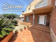 Chalet en venta en Vallirana, de 228 m² 4 habitaciones...