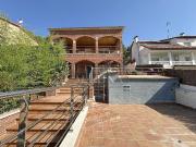 Chalet en venta en Viladecans, de 230 m² 5 habitaciones...