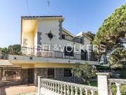 Chalet en venta en Vilanova del Vallès, de 440 m² 7...