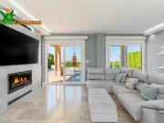 Chalet en venta en Villa de Otura. Chalet en 1 linea del...