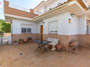 Chalet en venta en Villa de Otura. Tu refugio en la...