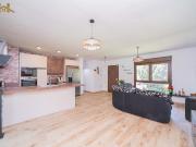 Chalet en venta en Villa del Prado. Chalet independiente...