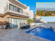 Chalet en venta en Villamartin, Alicante Costa Blanca