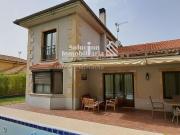 Chalet en venta en Villamayor. CHALET INDIVIDUAL CON...