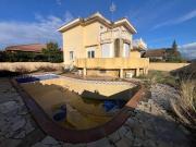 Chalet en venta en Villanueva de la Torre, Castilla la...