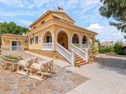 Chalet en venta en Vistabella, Alicante