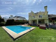 Chalet estilo clasico en venta de cuatro dormitorios en... Chalet estilo clasico en venta de cuatro dormitorios en...