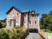 CHALET ESTILO INGLES EN VENTA SIERRA DE LOS PADRES. GAS...