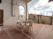 Chalet, Falset