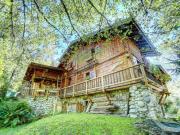 Chalet familial avec dépendances Notre agence...