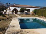 CHALET INDEPENDIENTE CON PISCINA, CUADRA DE CABALLOS,...