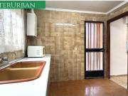 Chalet independiente con piscina en parcela urbana de...