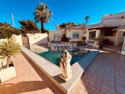 Chalet independiente con piscina privada en Calpe