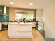 Chalet independiente con piscina privada en Urbanización...