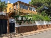 Chalet independiente con piscina privada y jardín