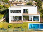 Chalet independiente con piscina y vistas panorámicas en...