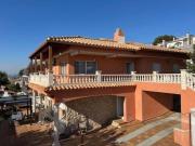 ¡Chalet independiente con vistas al mar en Calafell...