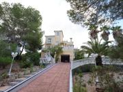 Chalet independiente en Las Filipinas con una parcela...