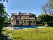 CHALET INDIVIDUAL CON PISCINA PRIVADA EN ZONA RESIDENCIAL