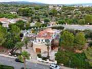 Chalet, L&apos Ampolla