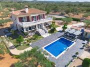 Chalet, L&apos Ampolla