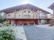 Chalet, Markina Xemein