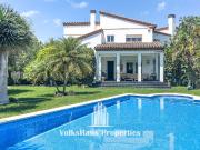 Chalet, Mont Roig del Camp