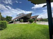 Chalet para uso residencial o vacacional en venta, via...