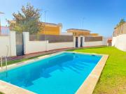 Chalet pareado con 180 m2 construidos sobre una parcela...