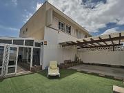 Chalet pareado con terraza y garaje en playa El Burrero