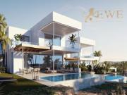 Chalet pareado con vistas al mar y campo de golf en Marbella