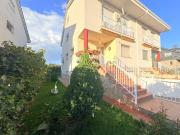 CHALET PAREADO EN CACABELOS