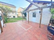 CHALET PAREADO EN CACABELOS