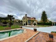 Chalet, Poio