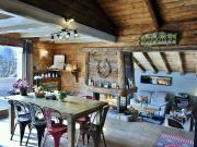 Chalet remplit d'histoire au cœur du village !