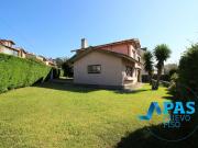 Chalet señorial con amplia parcela, en la exclusiva zona...