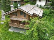 Chalet skis aux pieds de 4 chambres à vendre à La Tania...