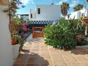 Chalet, Tias