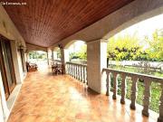 Chalet todo en una planta con piscina y garaje
