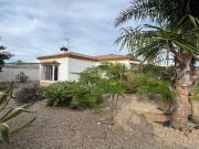 CHALET TOTALMENTE URBANIZADO, CON AGUA DE LA RED TODOS...