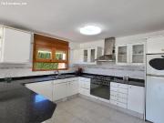 Chalet unifamiliar con piscina, a solo 500 metros de la...