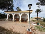 Chalet unifamiliar en venta en Carmona
