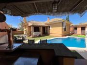 Chalet Venta Dos Hermanas, Entrenúcleos