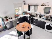 Chalet Venta Tortosa, Centre