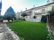 Chalet, Vic